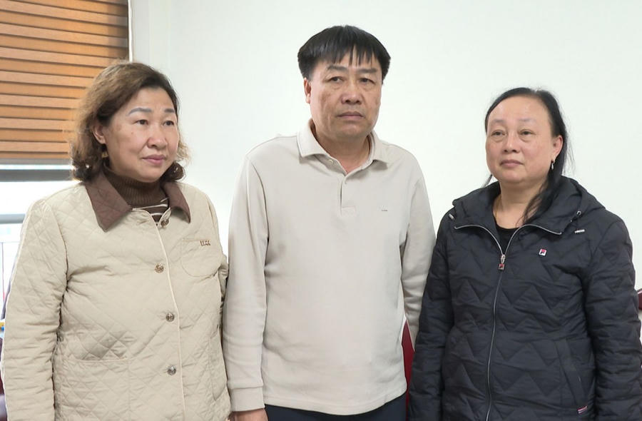 3 đối tượng (phải qua trái): Vũ Thị Hường, Nguyễn Xuân Biên và Lê Thị Ban.