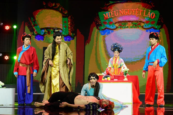 Thể hiện xuất sắc tiết mục "Tràn chồng cho tôi" đội Xém cười đã mang lại sự sảng khoái cho khán giả.