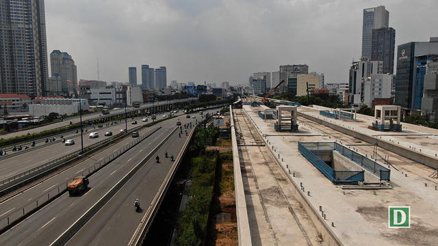 Nhà ga Tân Cảng bên cạnh cầu Sài Gòn.