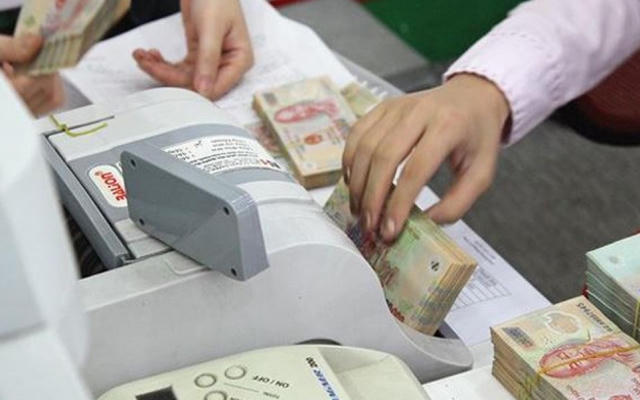 Slide - Điểm tin thị trường: Lãi suất liên ngân hàng giảm mạnh