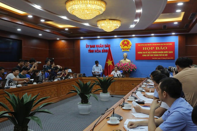 CÃ´ng an triá»u táº­p má»t sá» ngÆ°á»i nghi Äá» dáº§u tháº£i xuá»ng nguá»n nÆ°á»c sÃ´ng ÄÃ  - áº¢nh 2.