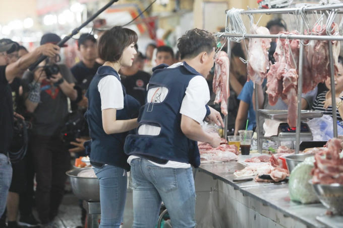 Vào bếp nấu ăn Hương Giang tuyên bố với Trường Giang