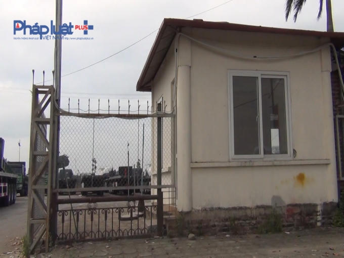 Nhà kiên cố được dựng lên bởi gạch, vữa và mái tôn.