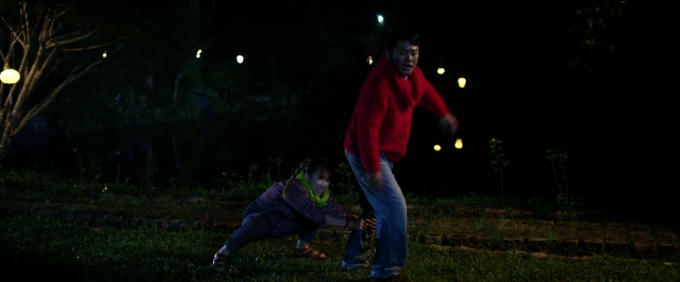 Nhiều cảnh quay hết hồn trong Mặt Nạ Máu.