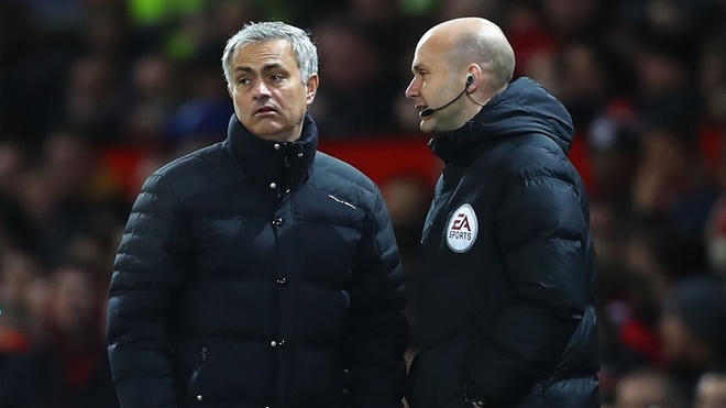 Everton - Man Utd&nbsp;(23h Chủ Nhật, 4/12): Man Utd từng thắng tr&ecirc;n s&acirc;n&nbsp;Goodison Park 15 lần trong khu&ocirc;n khổ Ngoại hạng Anh.Đ&oacute; l&agrave; s&acirc;n kh&aacute;ch m&agrave;