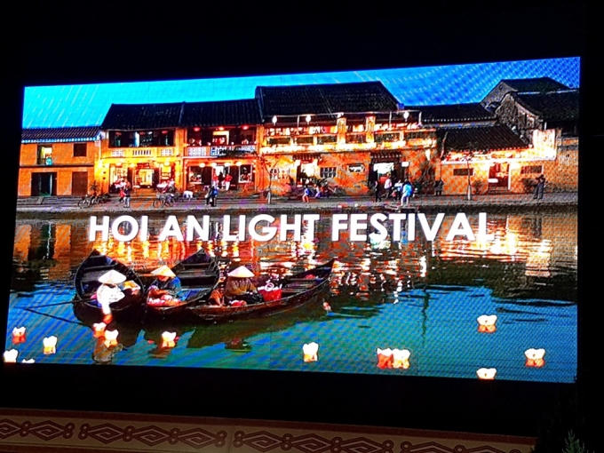 Lễ hội ánh sáng lần đầu tiên được tổ chức tại Hội An trong dịp Tết Nguyên đán 2017 này. Ảnh: Dân Trí