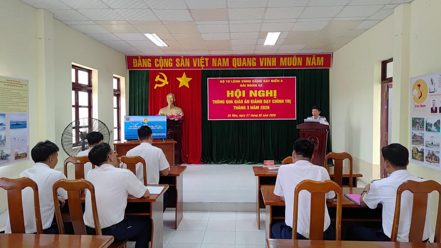 Thông qua giáo án giảng dạy chính trị cho các đối tượng