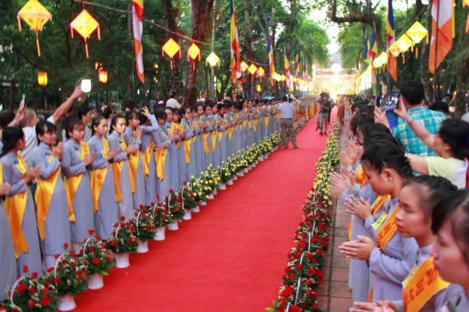 Đại lễ bắt đầu trang nghiêm tại chùa Diệu Đế.