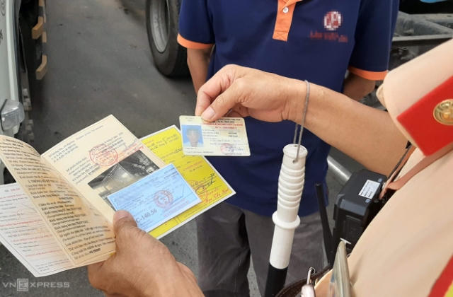 Tham gia giao thông dùng bản sao giấy tờ xe có được không?