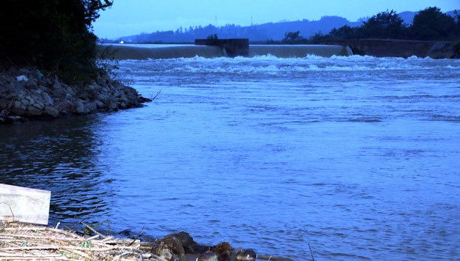 Hiện trường nơi phát hiện thi thể cháu bé (ảnh Hữu Hoàn).