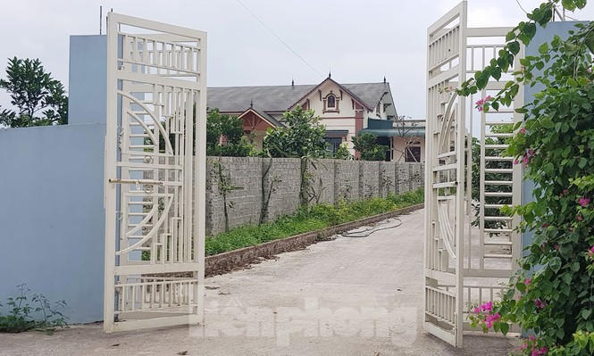 Lại tái diễn tình trạng ‘xẻ núi bạt đồi’ xây biệt thự ở Ba Vì - ảnh 2