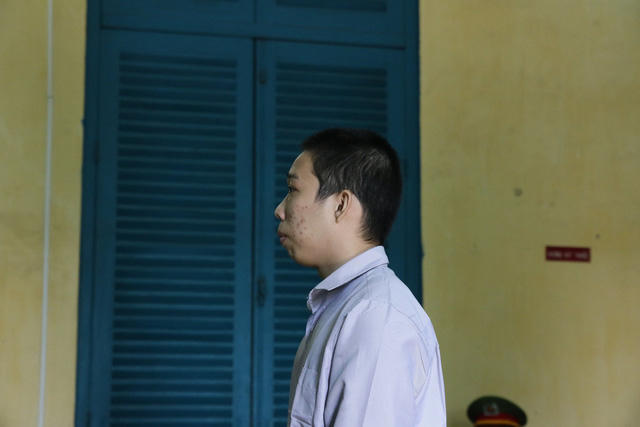 Bị c&aacute;o &Uacute;t Hết tại phi&ecirc;n t&ograve;a.