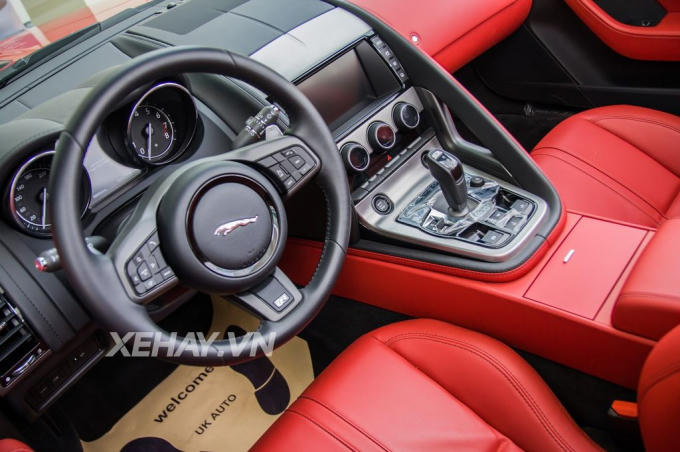 Siêu xe 12,6 tỷ đồng người đẹp Lý Nhã Kỳ vừa mới tậu có gì hay?
