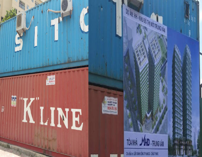 Thông tin dự án được dán ngay ngoài hàng rào tôn đã được tháo bỏ ngay khi dự án bị đình chỉ.