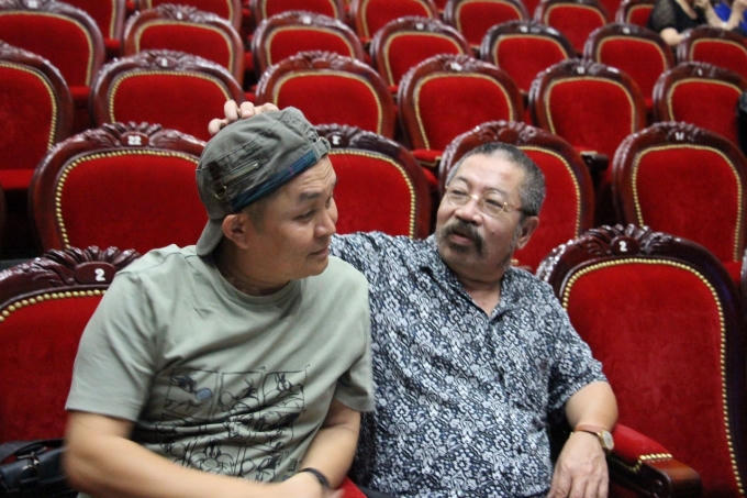 Nghệ sĩ Xuân Hinh - Đạo diễn Lê Hùng .