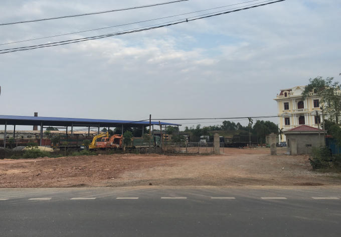 Nhiều hộ lan bị phá, một "đại bản doanh" được đấu nối thẳng vào QL1.