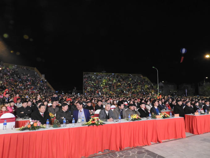 Đông đảo người dân đến tham dự buổi Lễ