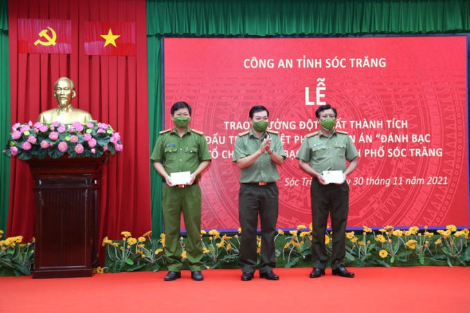 30.11 Thuong nong cho Ban chuyen an pha thanh cong duong day danh bac 4