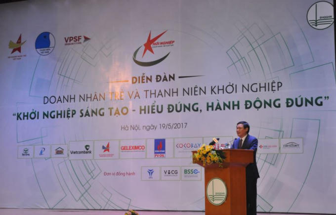 Đồng chí Vương Đình Huệ, Ủy viên Bộ Chính trị, Phó Thủ tướng Chính phủ chia sẻ tại diễn đàn Doanh nhân trẻ và thanh niên khởi nghiệp “Khởi nghiệp sáng tạo - Hiểu đúng, Hành động đúng”.