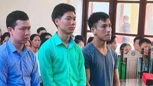 Các bị cáo tại phiên tòa.