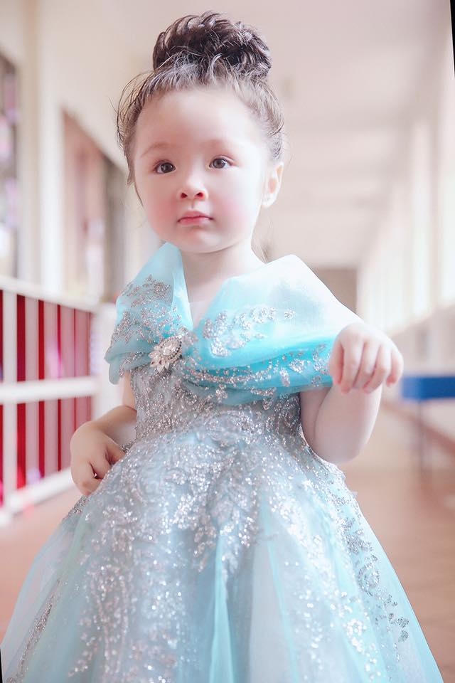 Nhiều người dự đo&aacute;n c&ocirc; b&eacute; sẽ trở th&agrave;nh một hotgirl trong tương lai.