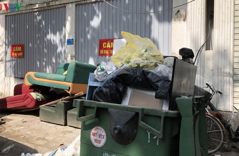 nang nong 40 do, pho phuong ha noi nghet tho vi rac boc mui xu ue hinh 10