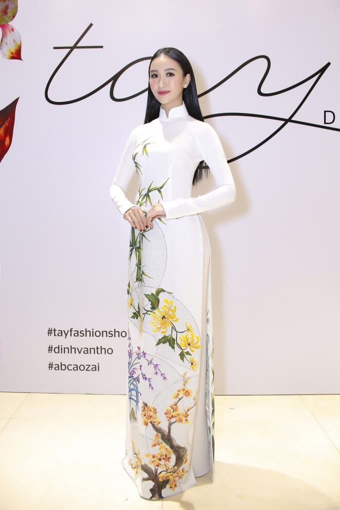 Hà Thu xúc động tiết lộ lần đầu được hát trước thần tượng Hương Lan