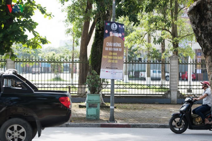 Không khí tại các tuyến phố này dường như cũng trở nên sôi động và náo nhiệt hơn...