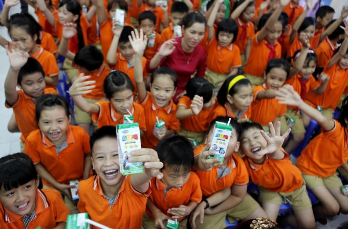 Vinamilk tiếp tục triển khai chương tr&igrave;nh Sữa học đường tại Đ&agrave; Nẵng