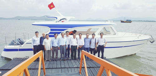 Đoàn chuyên gia của Hội Cơ khí Bà Rịa Vũng Tàu đến thăm nhà máy đóng tàu Việc Séc hôm 13/5/2017 và đi thử trên hai tàu do Công ty sản xuất.