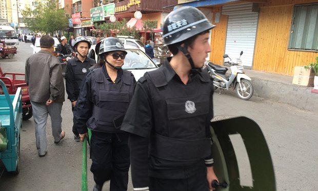 Toàn bộ các tay súng đã bị hạ gục tại chỗ bởi cảnh sát địa phương sau vụ tấn công. (Ảnh:Tom Phillips/Guardian)