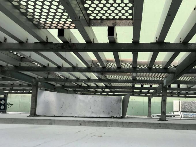 Nơi nạn nhân nhảy từ tầng 17 xuống mái tầng tám tòa nhà BV đa khoa quốc tế Hải Phòng.