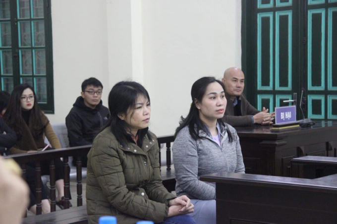 Hoãn phiên xử nữ công an giúp