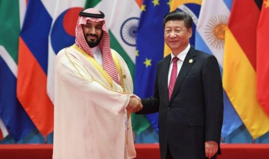 Chủ tịch Tập Cận Bình và Bộ trưởng Quốc phòng, Hoàng tử Ả rập Xê-út Mohammed bin Salman.