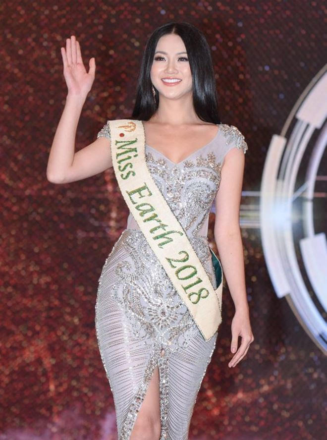 Hoa hậu Phương Khánh đã có buổi gặp gỡ báo chí đầu tiên khi về Việt Nam sau đăng quang.