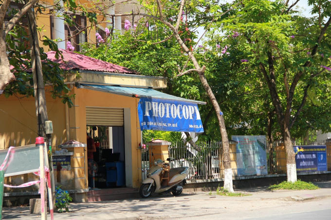 Nằm trong khuôn viên UBND phường nhưng lại dùng để kinh doanh?