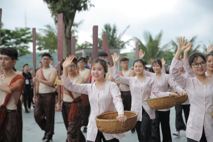 Vũ điệu đường phố n&oacute;ng bỏng khuấy động Carnaval Hạ Long 2019