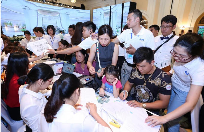 Hàng trăm khách chờ đăng ký giao dịch condotel FLC Hạ Long