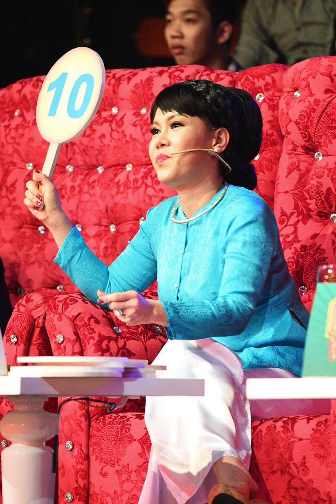 Làng hài mở hội: Hát cải lương, đội Ngũ Sắc vẫn khiến Trần Thành, Việt Hương cười ngất