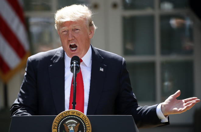 Tổng thống Donald Trump phát biểu tại Nhà Trắng ngày 9/6. Ảnh: AP.