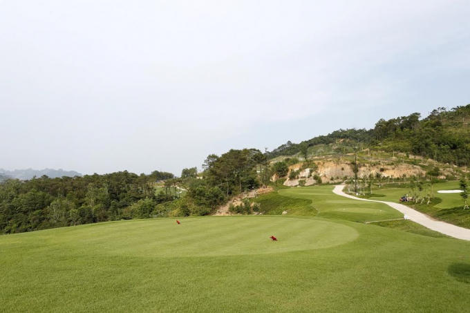 Sân golf 18 lỗ nằm trong khu Quần thể FLC Ha Long.
