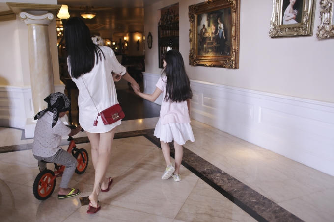 Ngắm khoảnh khắc ngọt ng&agrave;o đến tan chảy của gia đ&igrave;nh ch&agrave;ng rocker Phạm Anh Khoa