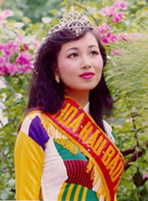 Diệu Hoa thời mới trở thành hoa hậu.