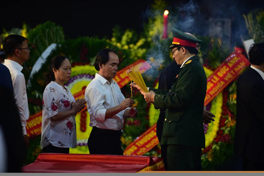 Người dân TP tiếc thương Đại tướng