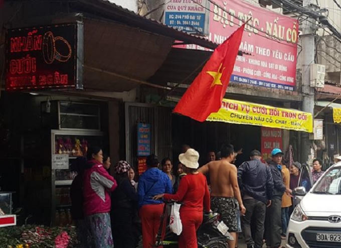 Người dân sinh sống quanh khu vực bàng hoàng về sự việc xảy ra.