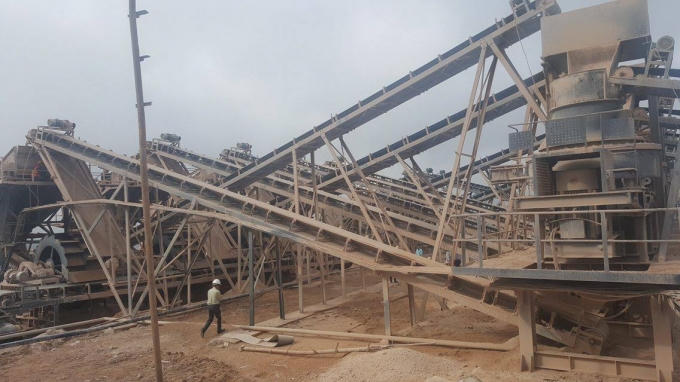 Dây chuyển sản xuất cát nhân tạo bằng công nghệ hiện đại.