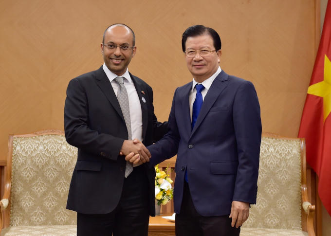 Phó Thủ tướng Trịnh Đình Dũng tiếp ông Naser Al Hajri, Phó tổng giám đốc phụ trách điều hành của Tập đoàn Dầu khí Mubadala. Ảnh: VGP