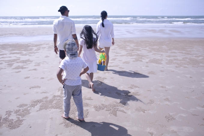 Ngắm khoảnh khắc ngọt ng&agrave;o đến tan chảy của gia đ&igrave;nh ch&agrave;ng rocker Phạm Anh Khoa