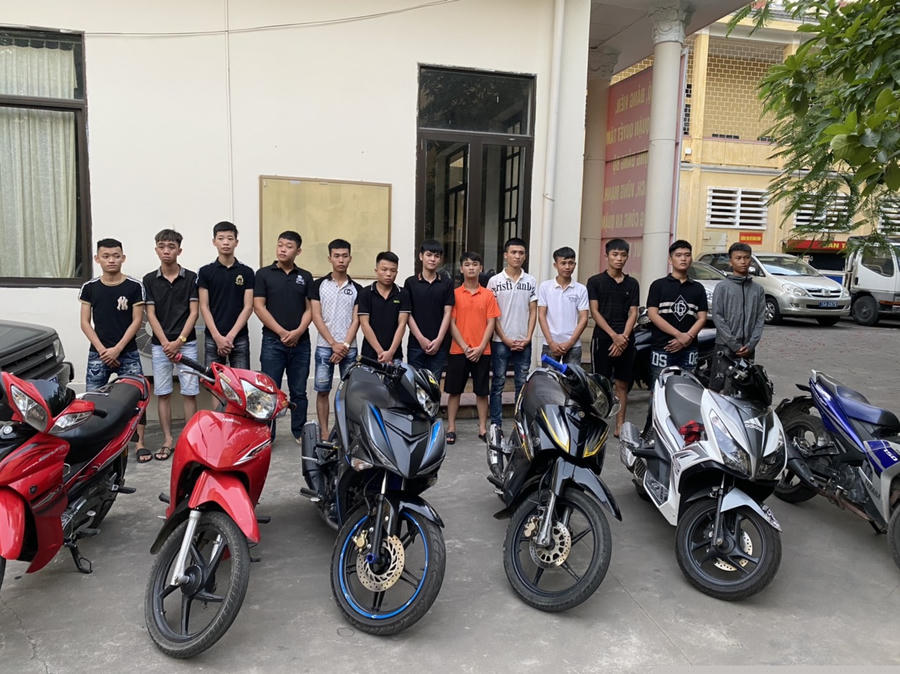 Các đối tượng tham gia lạng lách, đánh võng