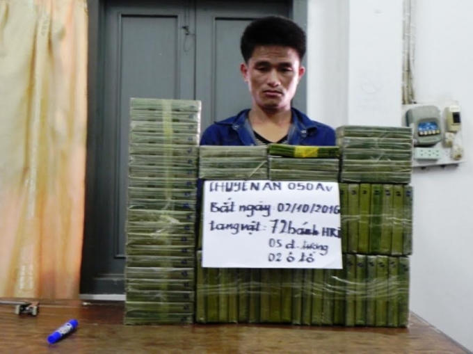 Đối tượng vận chuyển và tang vật 72 bánh ma túy trong Chuyên án 050Av.